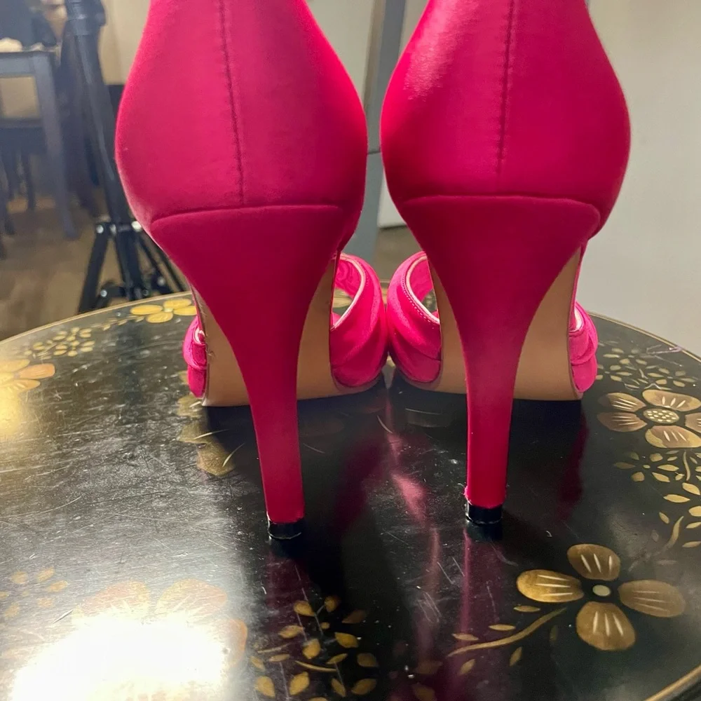 Manolo Blahnik Raspberry Sedaraby pair - Picture 6 of 7